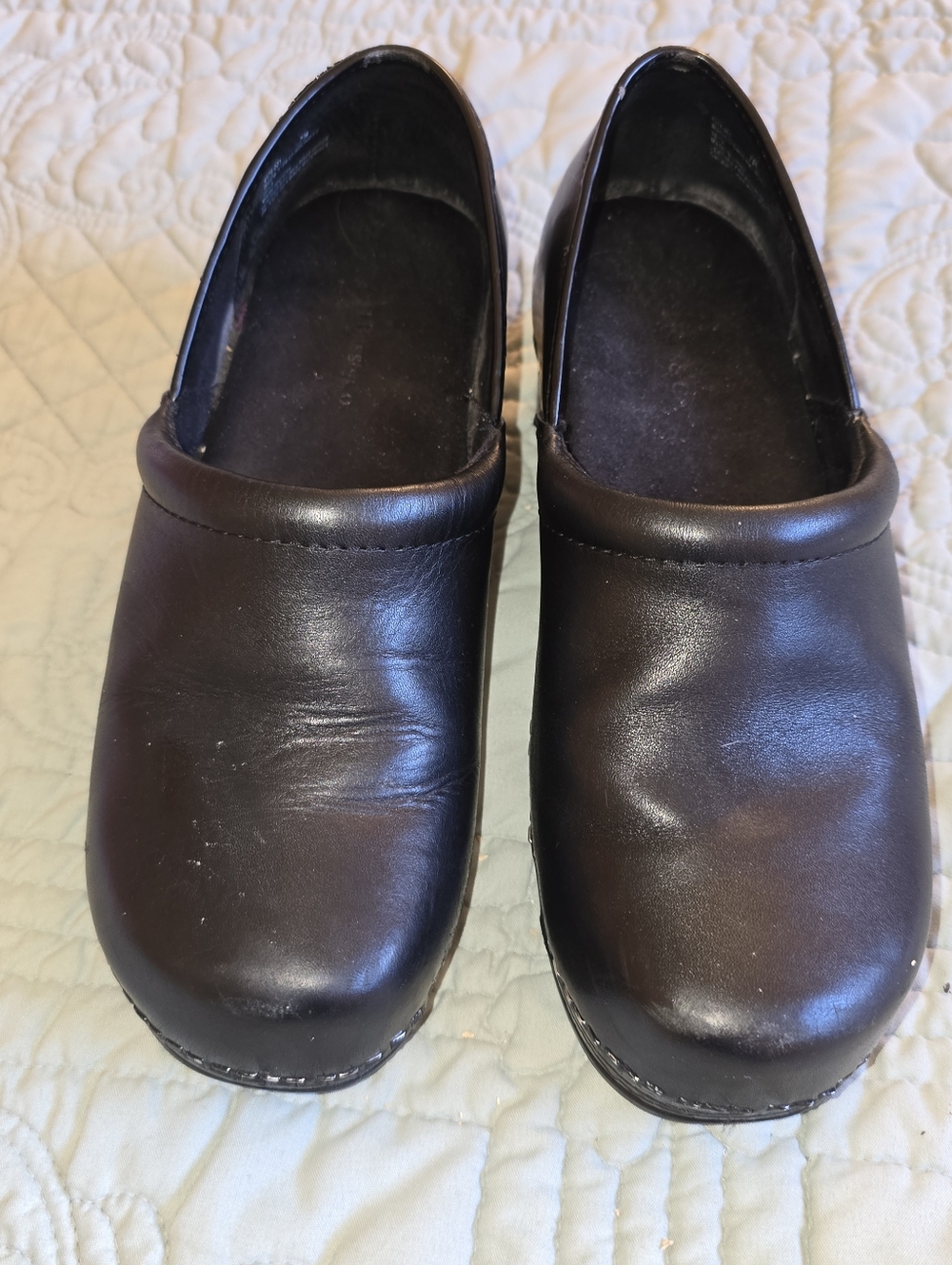 Dansko Professional Black Leather Slip-On Clogs Size 7 Med